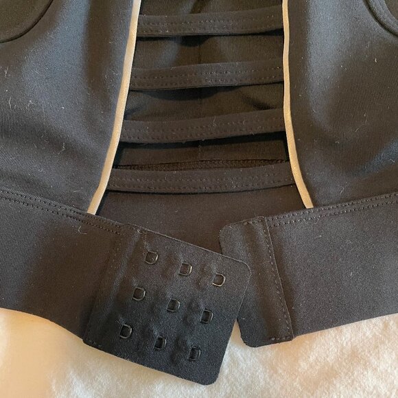 Lorna Jane Sports Bra - Picture 4 of 6